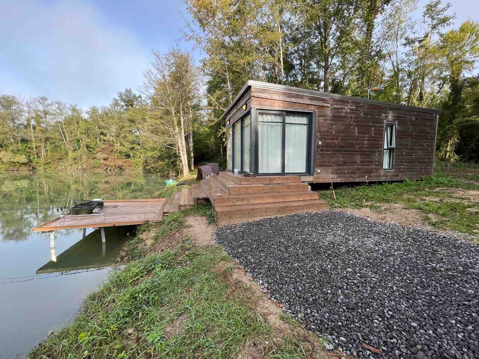 chalet peche étang koï parc étang carpe